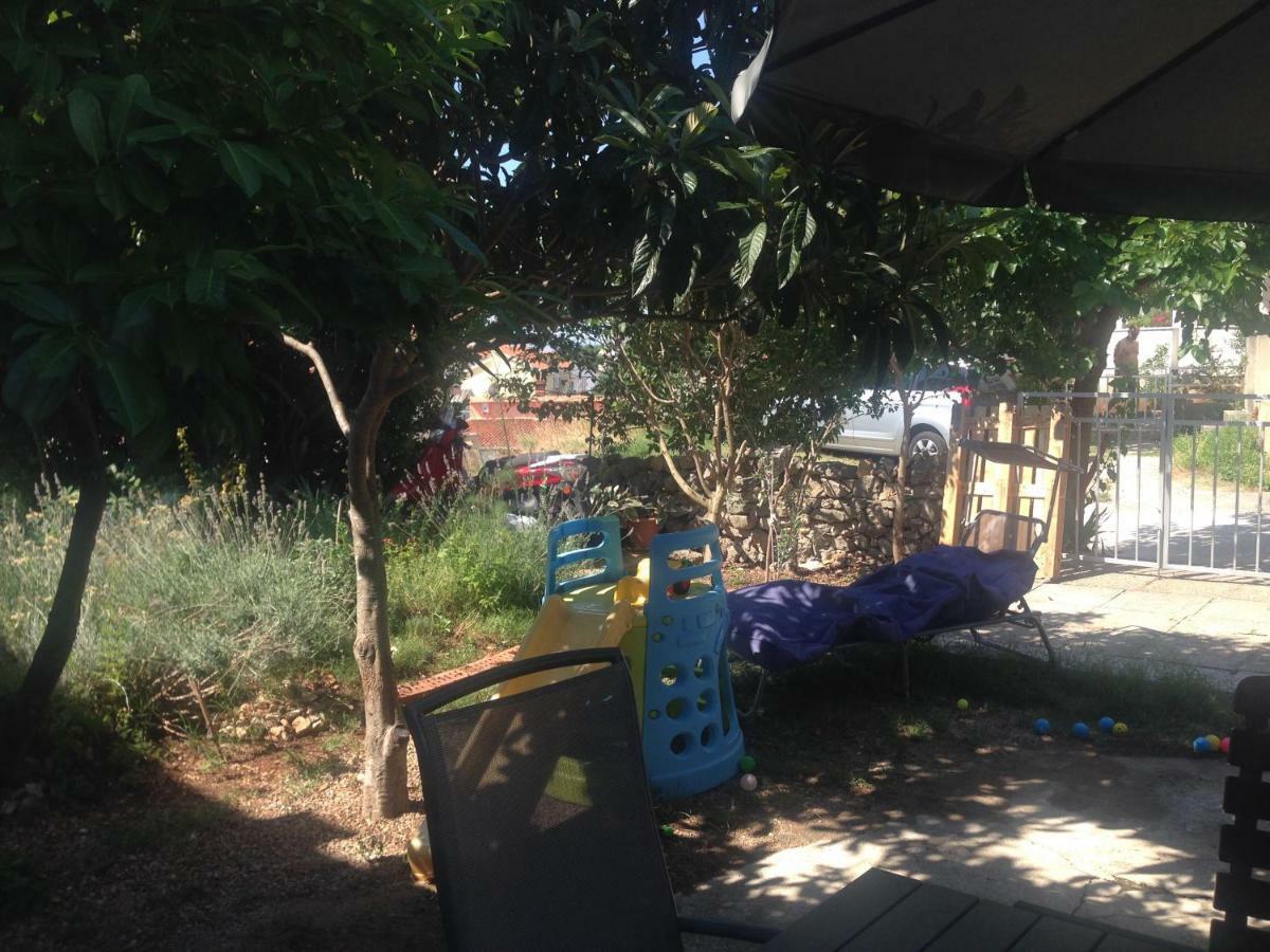 Lili Apartments, Sv Dunata 18 Kornić 外观 照片
