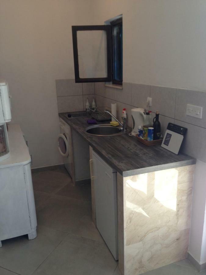 Lili Apartments, Sv Dunata 18 Kornić 外观 照片